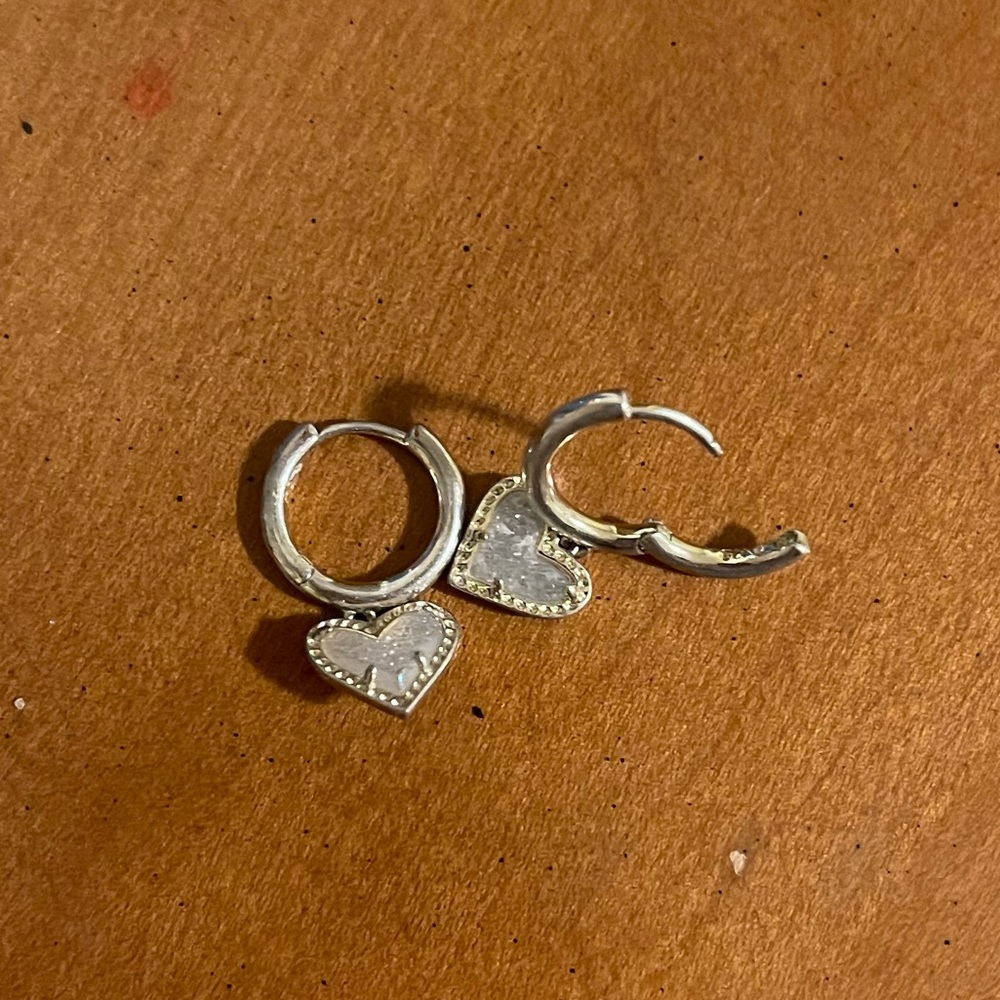 kendra scott earrings!